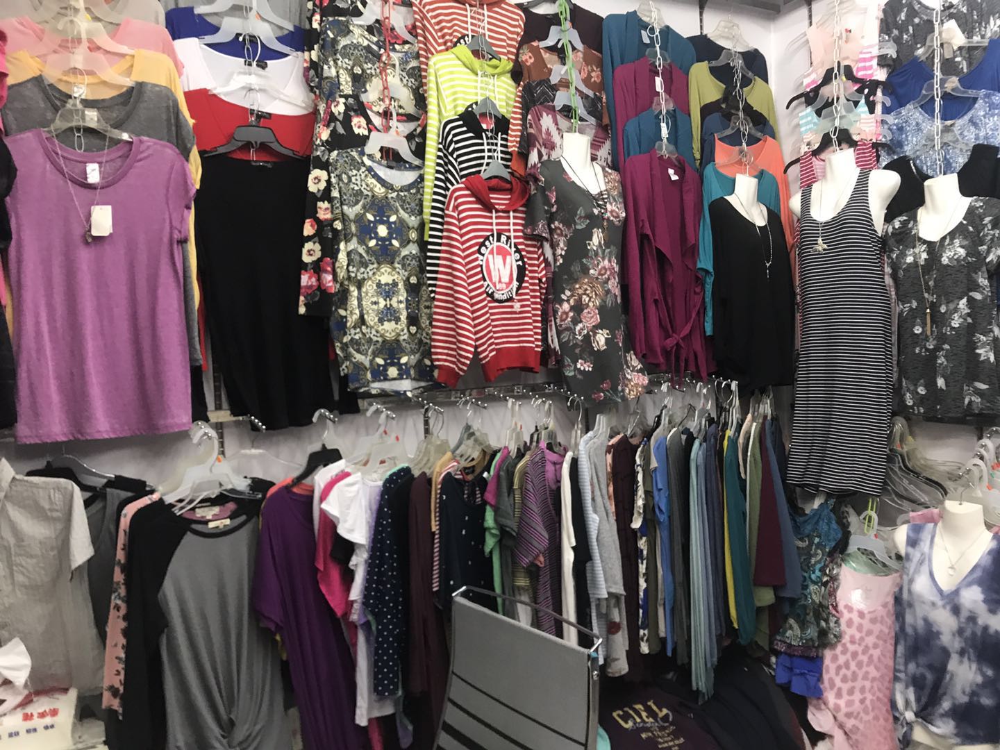 Wang Meijuan's clothing describe pic - 2