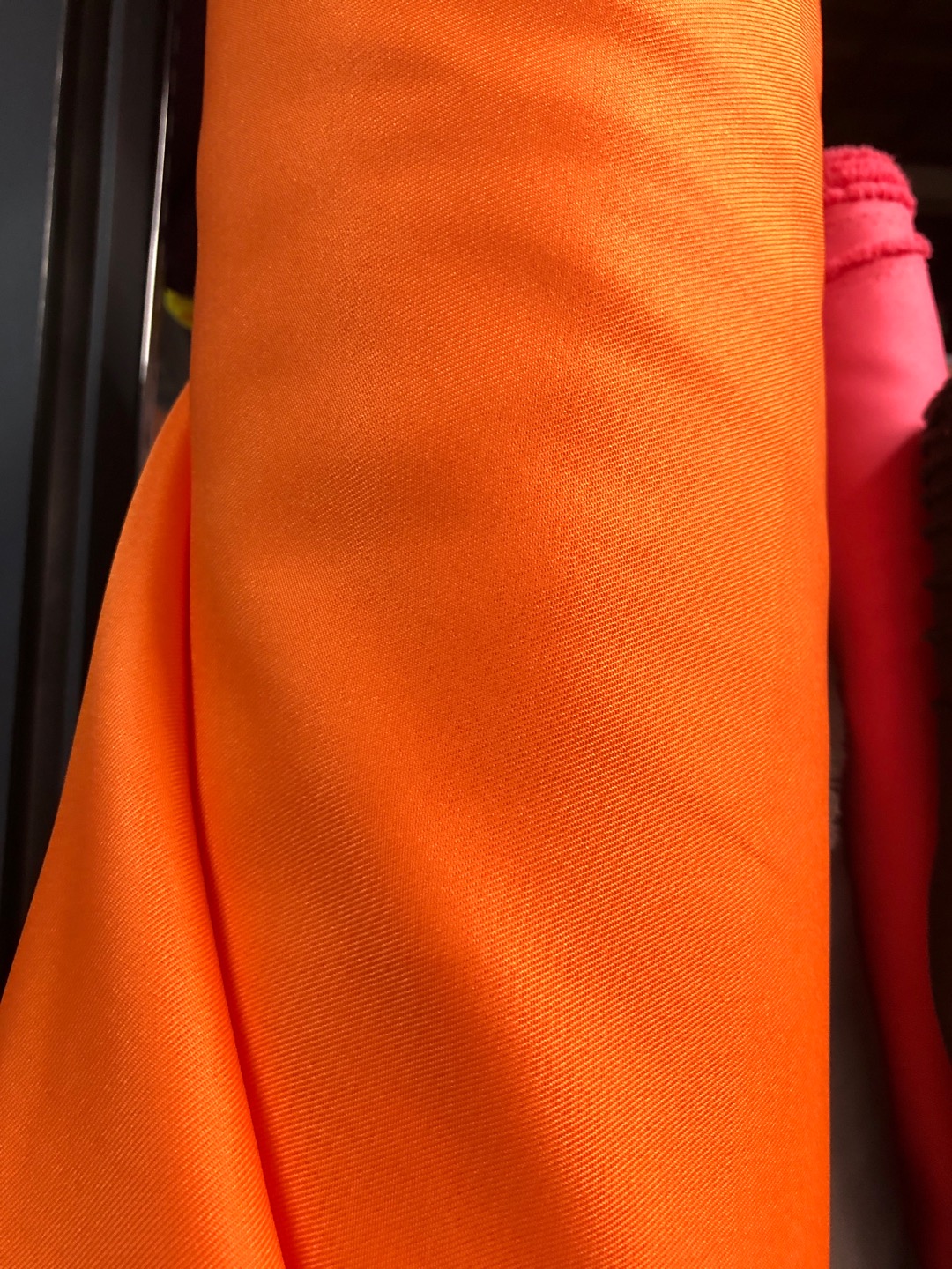 Fashionable Novel Color Bright Feel Comfortable Plain Rolle Fabric Specification drawing