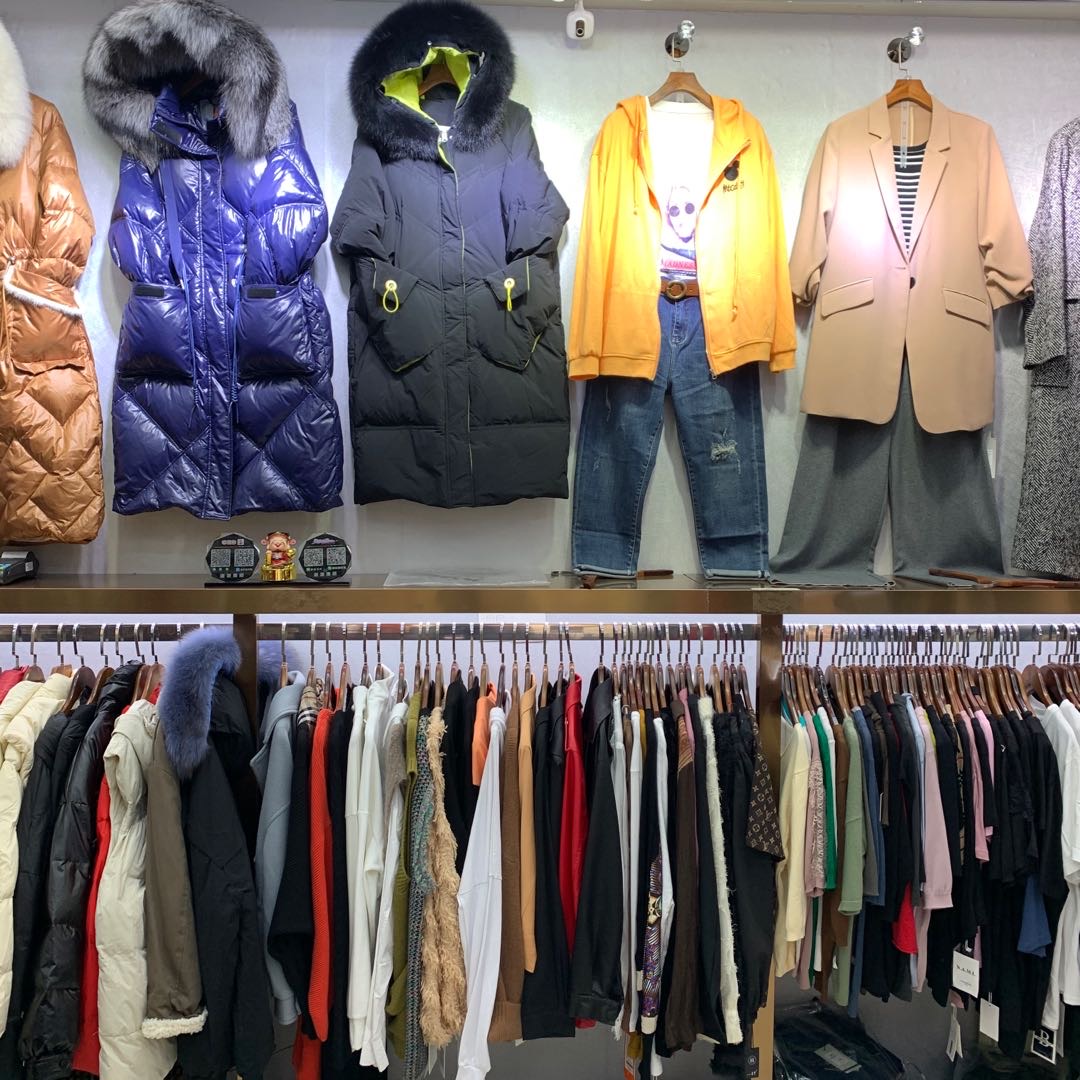 Yingzi's family. describe pic - 1