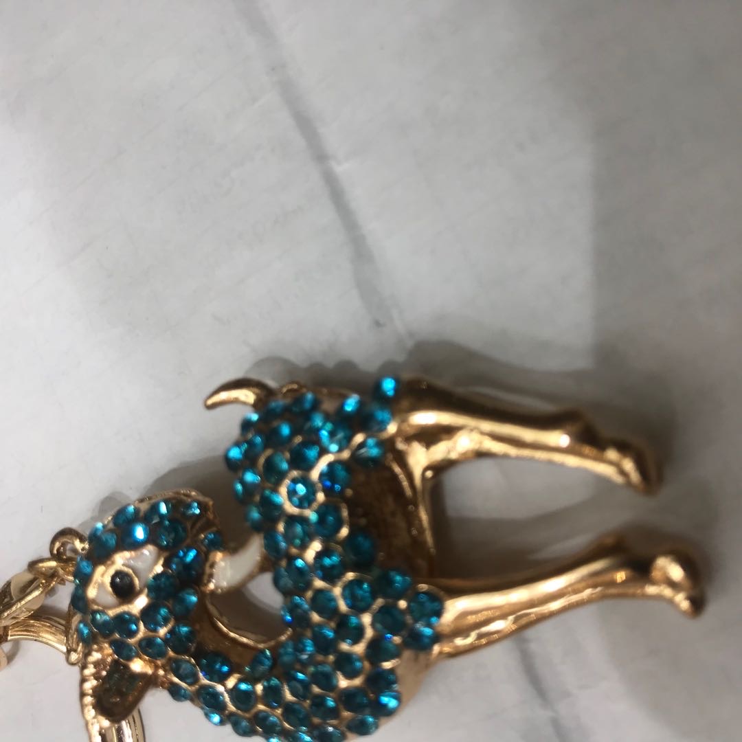 The keychain features a cute deer design with a cold and high-end vibe from Internet celebrities details Picture