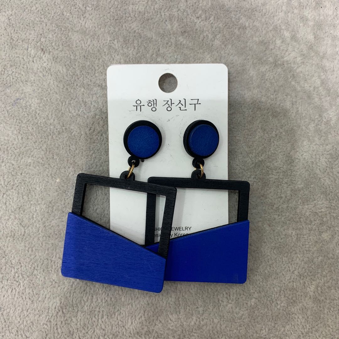 European and American fashion personality joker temperament earrings exaggerated face thin for round face earrings thumbnail