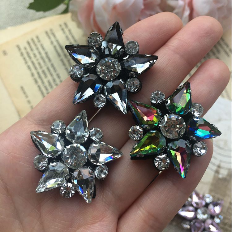 Hand-sewn clothing, rhinestone, beaded clothing, star cloth stickers, DIY shoes, bags, T-shirts, sweaters, accessories, brooches, materials, patches details Picture