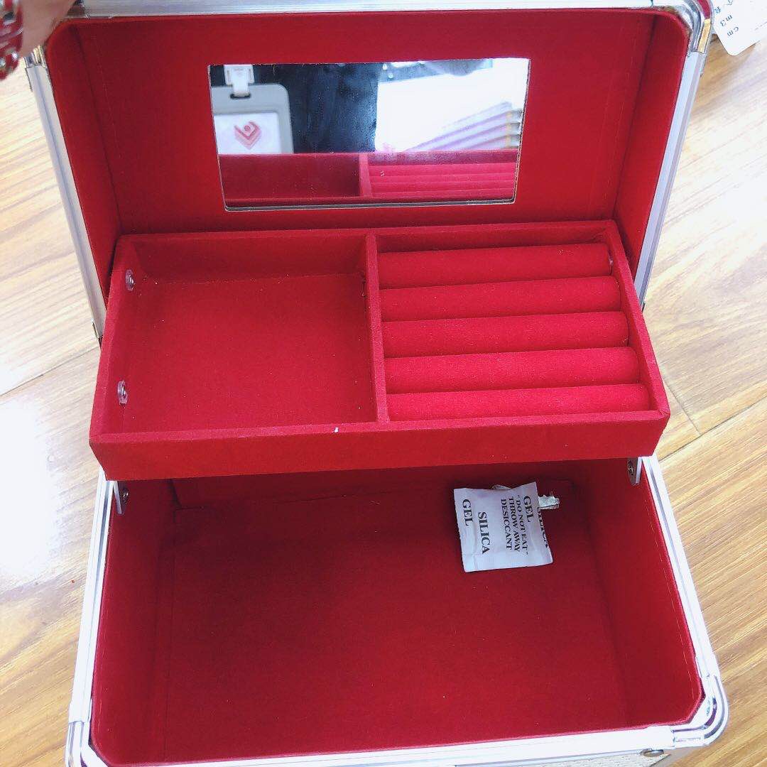 带锁手提化妆箱首饰盒细节图