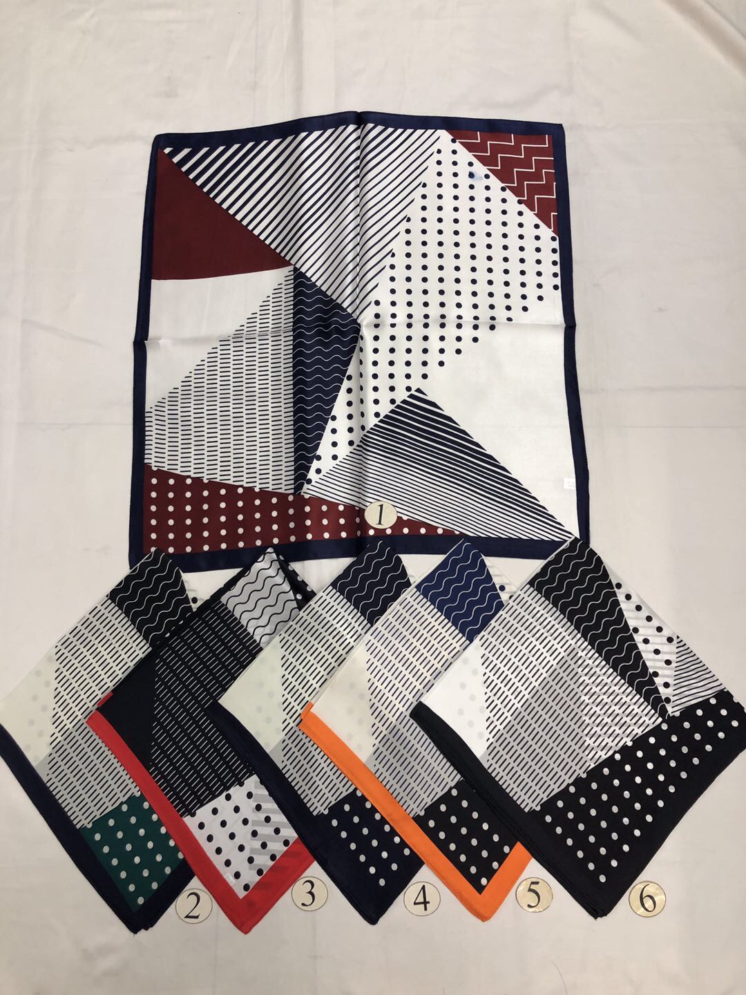 Ladies Fashion Trend Temperament Double Use 12 M Mulberry Silk Small Square Towel
