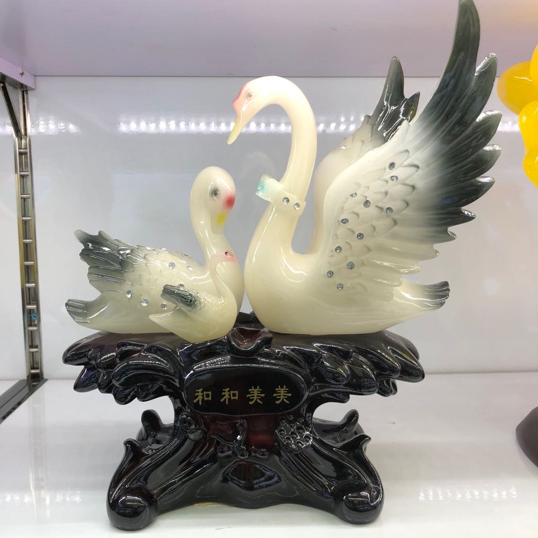 厂家直销天鹅摆件结婚用品摆件