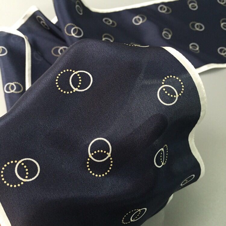 Silk Streamer Narrow Small Long Scarf Small Circle Printed Women's Thin Mulberry Silk Scarf Scarf Scarf Scarf details Picture
