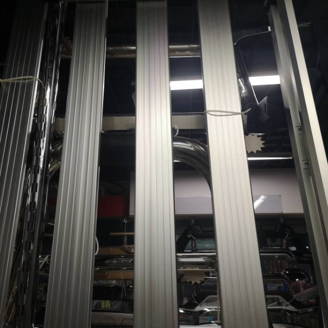 Automobile luggage rack (R-08A details Picture