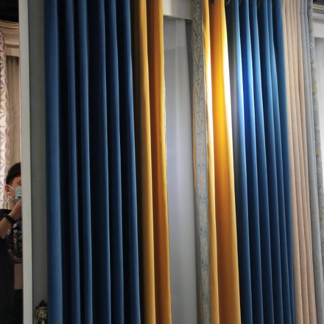 Plain-colored velvet fabric with lace trim is fashionable and novel for living room and bedroom curtains