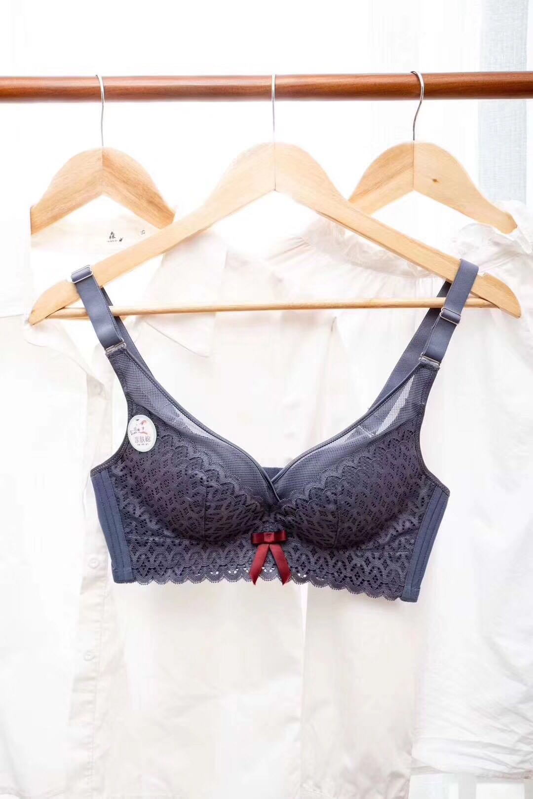 Internet Explosion Three Twist Cup Bra Skin-Friendly Cotton Inner Women's Bra New Launch details Picture