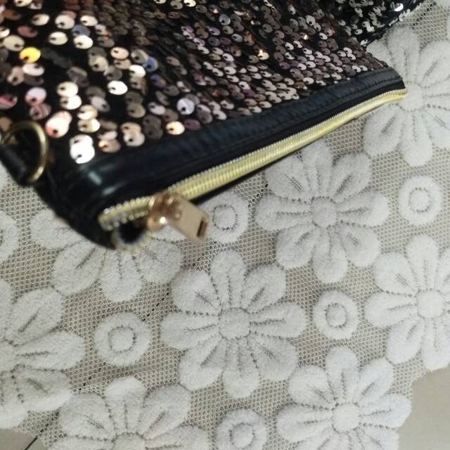 新款ins风超火网红中号化妆包女性便携随身化妆袋亮片迷你可爱收纳包细节图