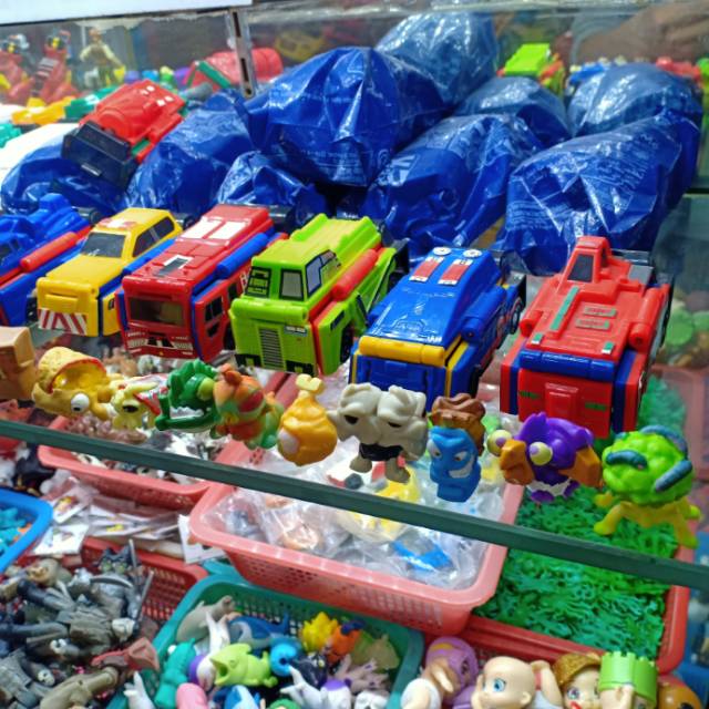 尾货各种塑料玩具玩具车清仓儿童玩具