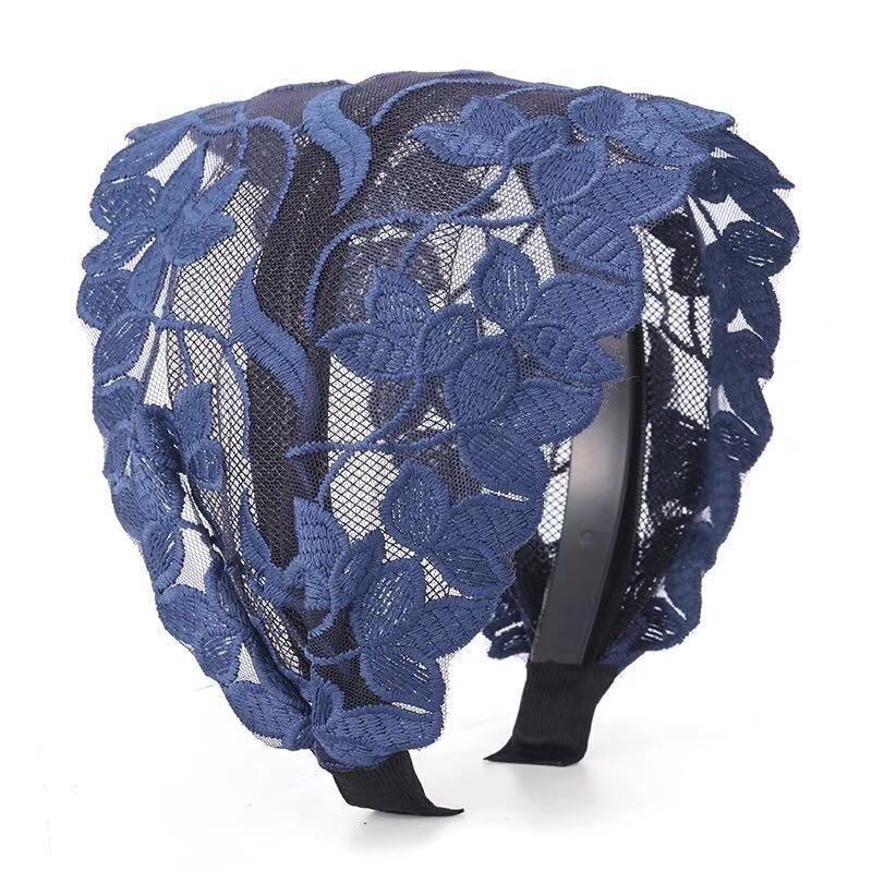 Headwear, hairpins and headbands details Picture