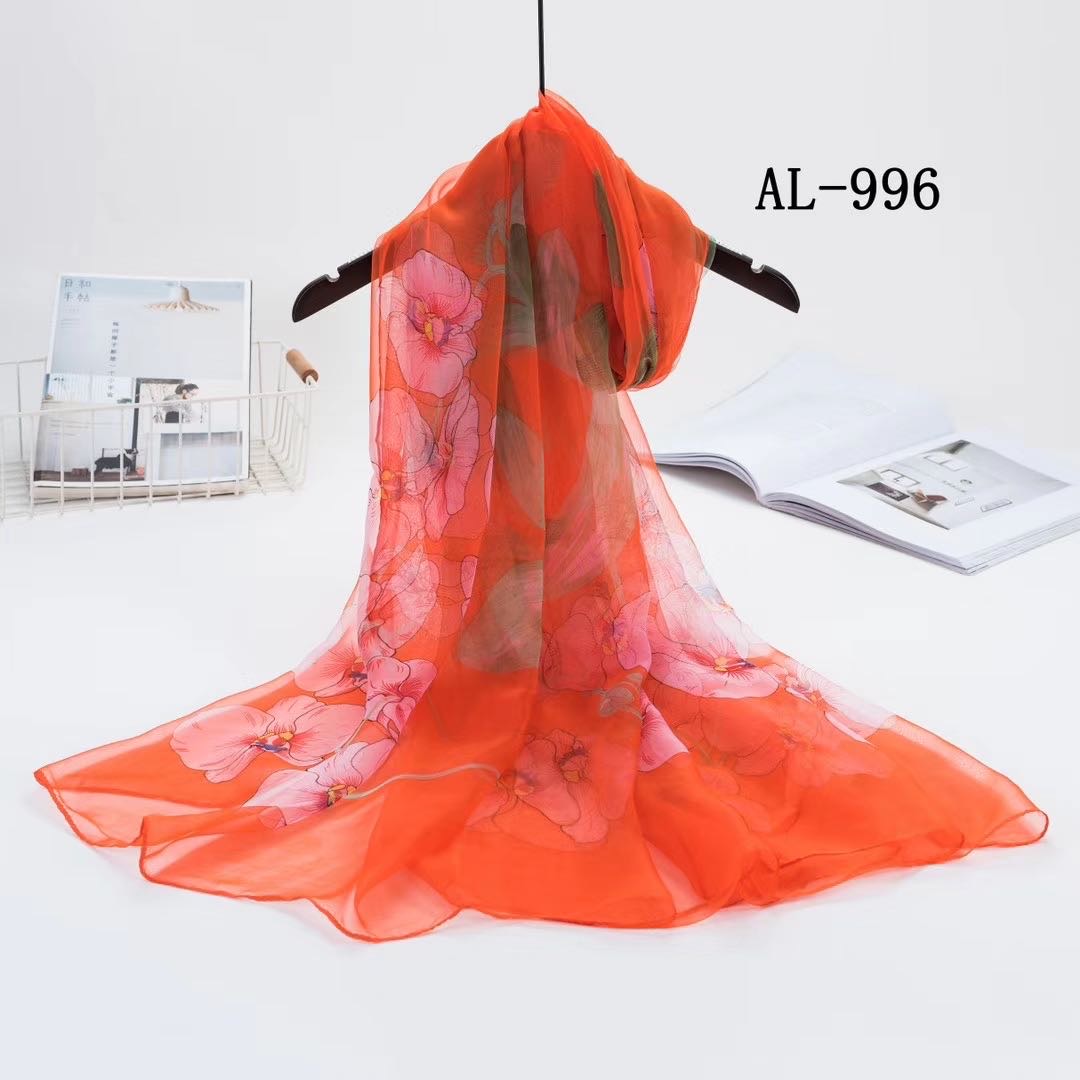 سيدة، بعض الأوشحة Specification image
