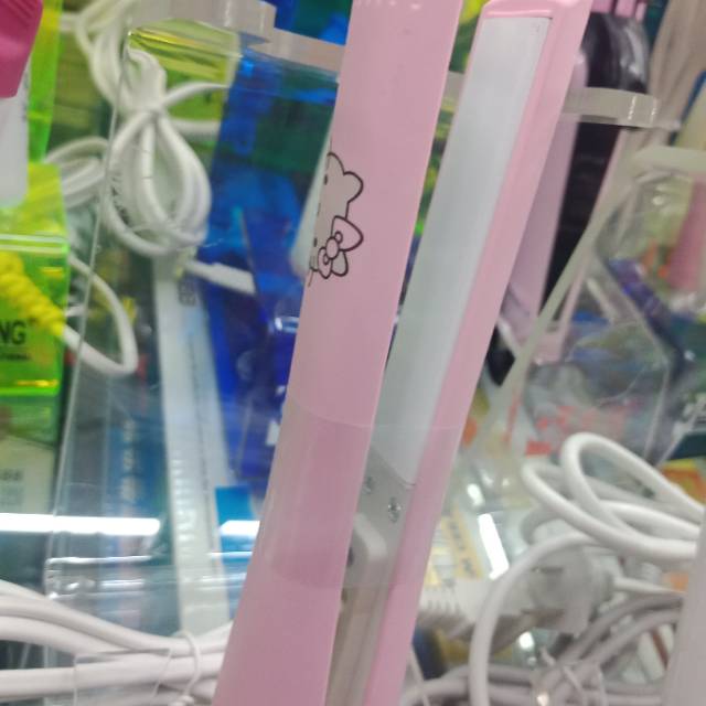 Curling irons, straight hair sticks, and straight plates are used for girls Specification image