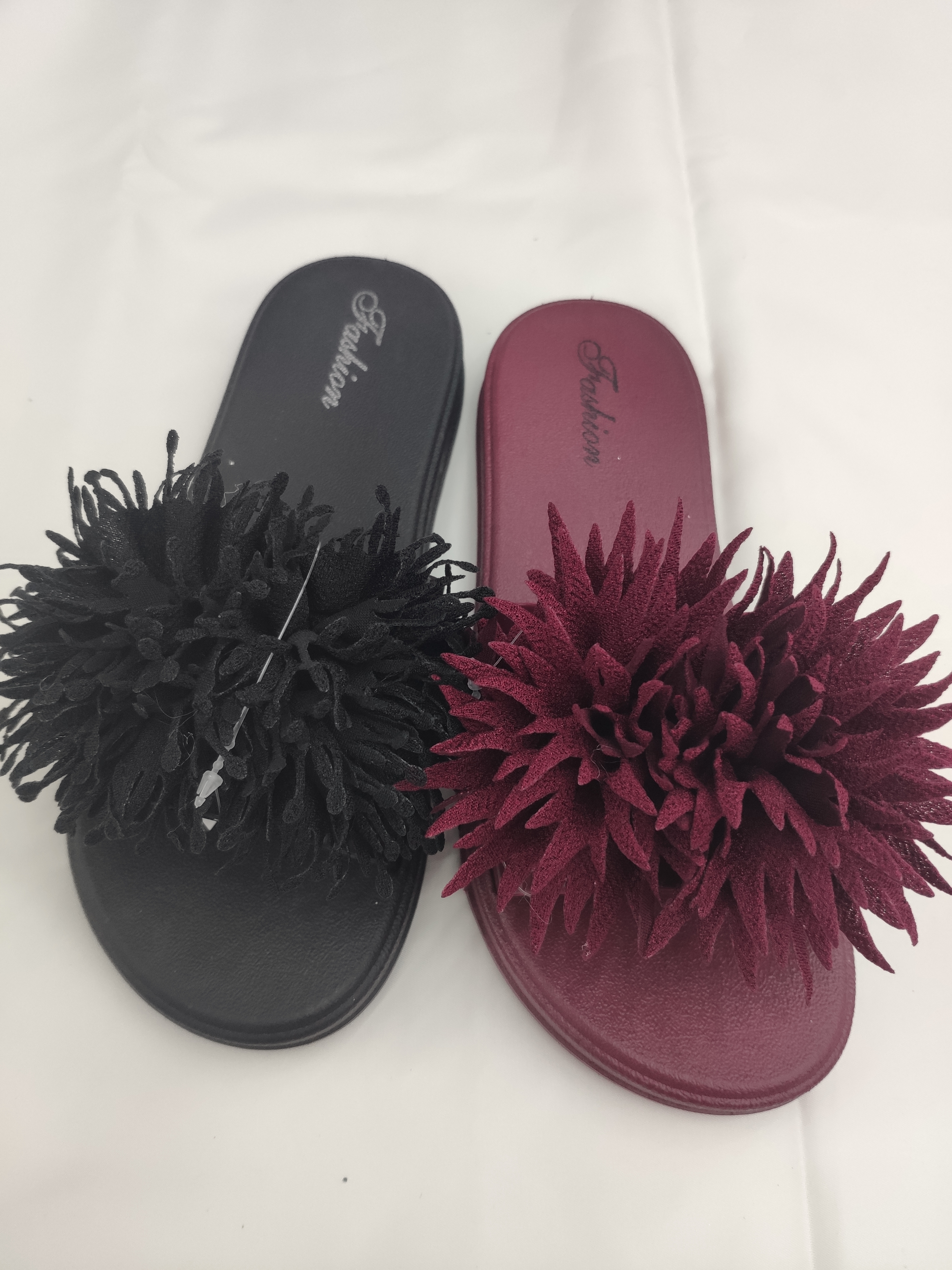 Summer women's fashionable flower-shaped flip-flops can be worn over flat sandals
