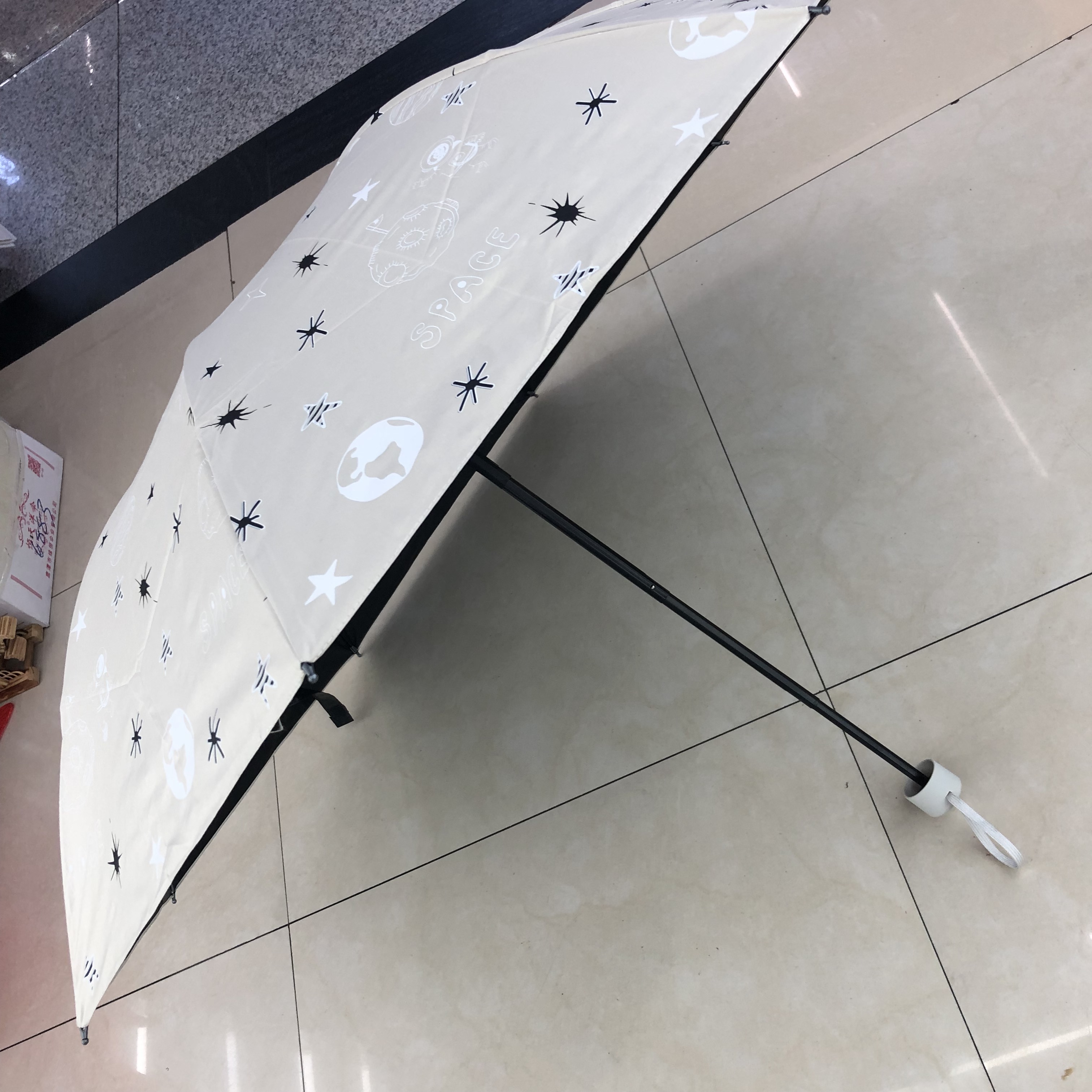 Dual-purpose umbrella for sun protection and UV protection, sunshade umbrella, men's and women's three-fold umbrella, paradise umbrella, folding umbrella for sunny and rainy days