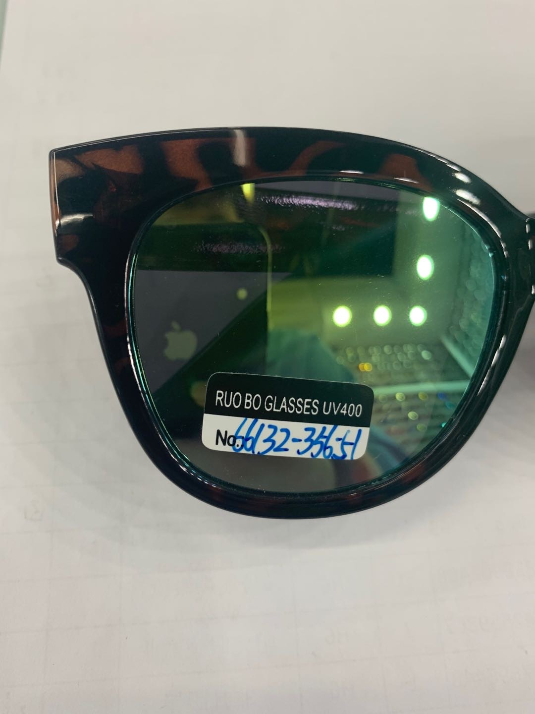 Classic D-frame sunglasses suitable for both men and women, a fashionable trend Specification image