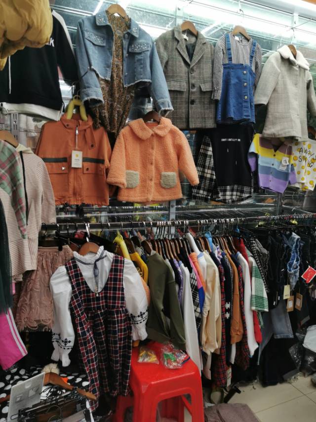 Du Xuemei Clothing Store describe pic - 1