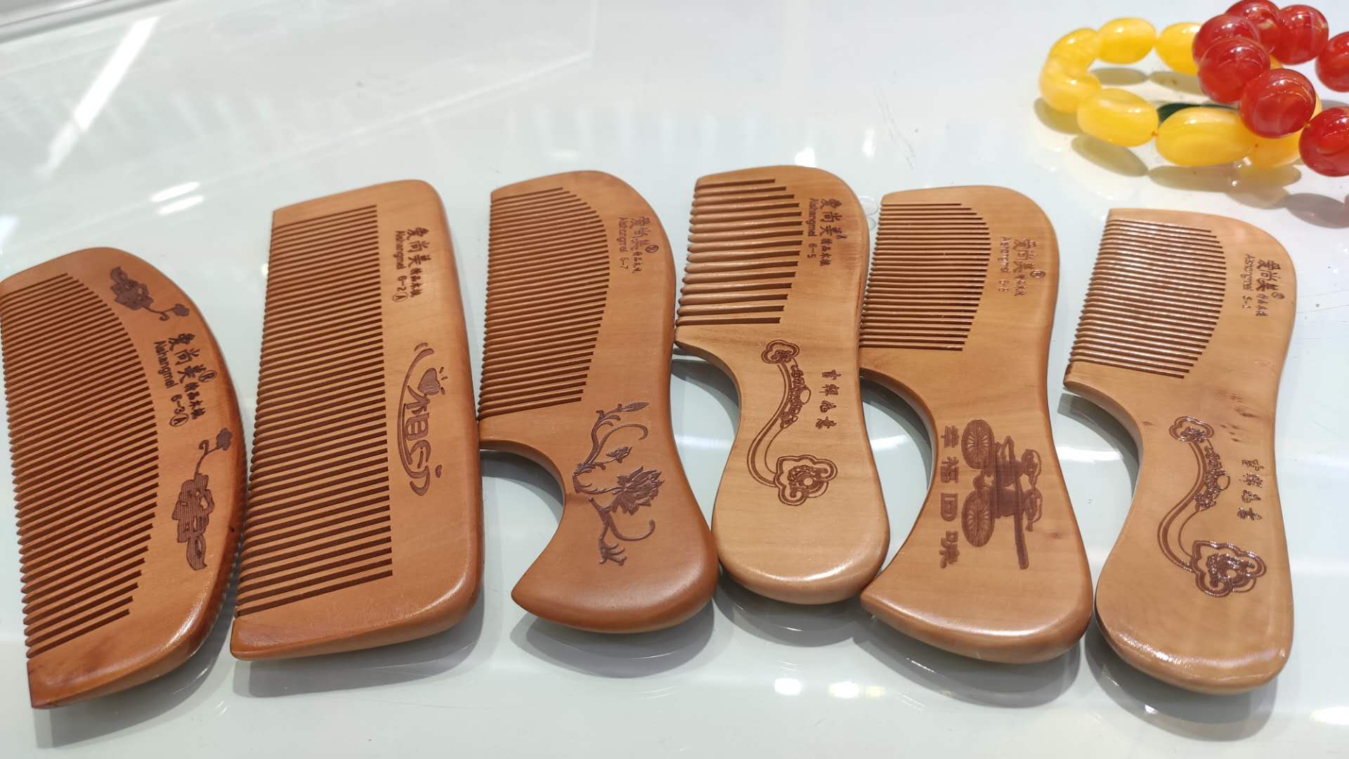 Ai Shang Mei Wood Comb Auspicious Ruyi Wood Comb Exquisite Carved Wood Comb details Picture