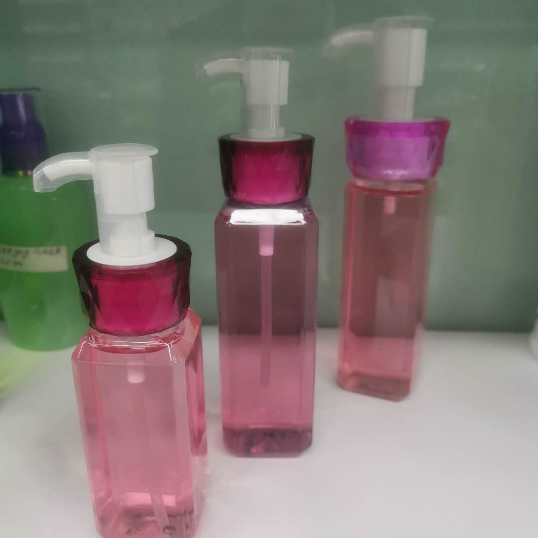 旅行分装化妆品红色透明包装瓶塑料瓶喷雾包装瓶大中小三个装产品图