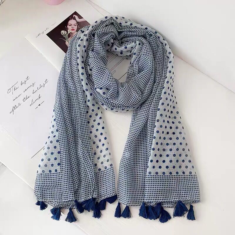 Ladies Fashion Trend Everything With The New Thousand Bird Check Scarf Silk Scarf details Picture