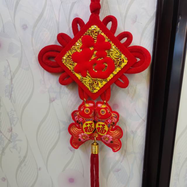 Chinese knot pendants, three-dimensional "Fu" character hanging, double fish tassels, living room home wall decorations, festive background wall decorations for the Spring Festival, new