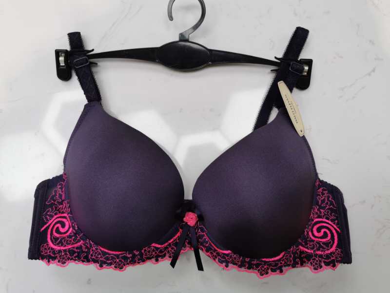 seamless lace front back bra overall look