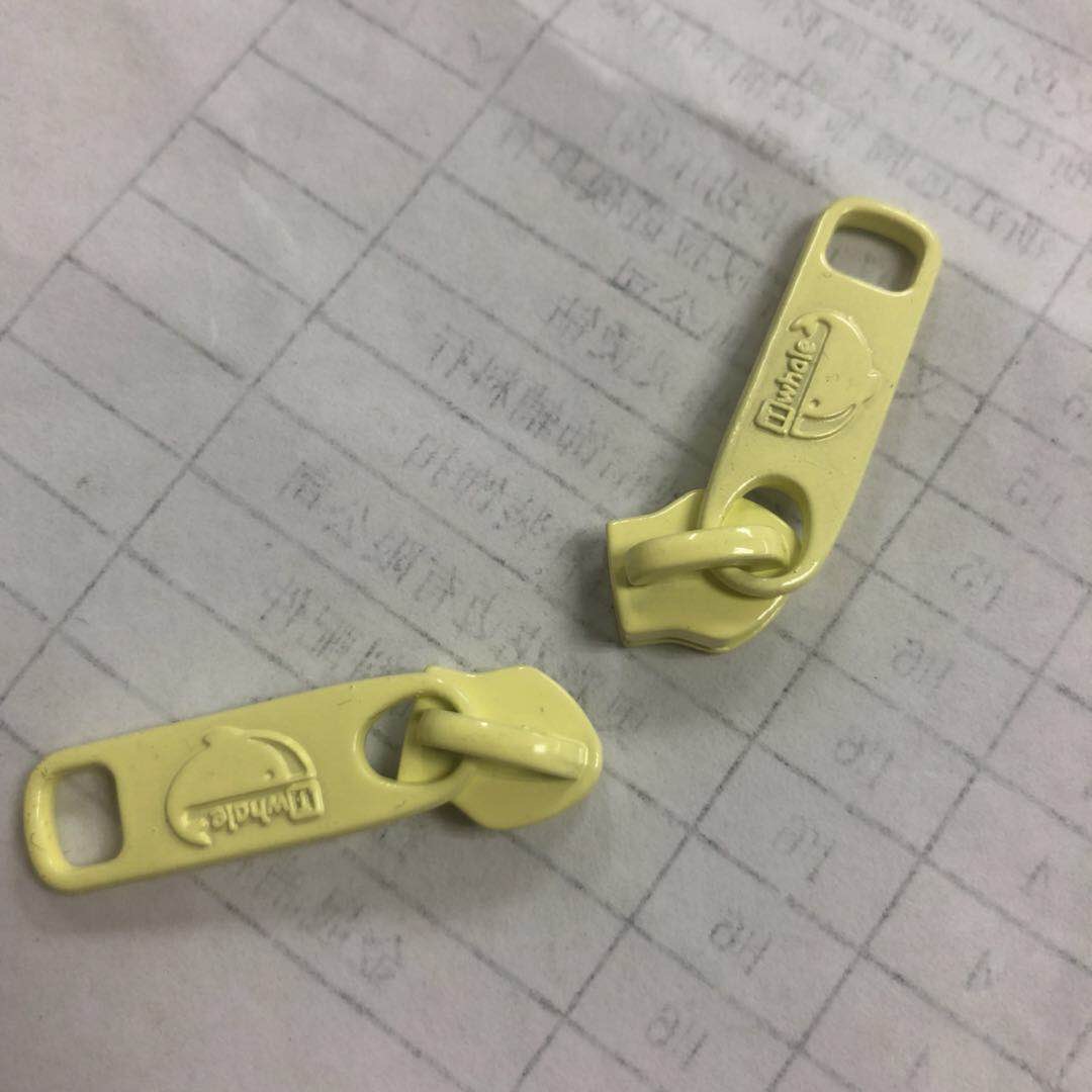 Factory direct selling no. 5 alloy electroplated yellow nylon puller thumbnail