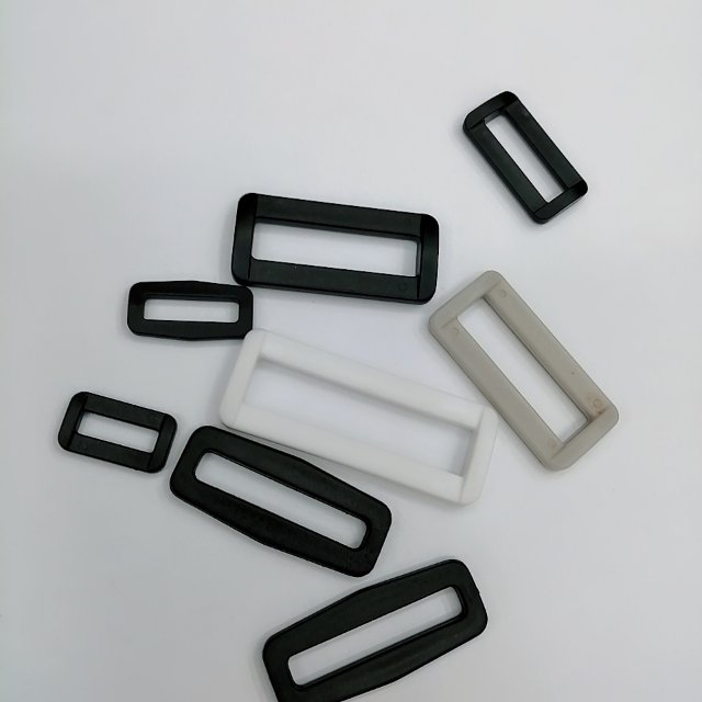 Factory direct sales of two-level adjustable Pom mouth buckle, packaging square buckle, plastic car line square buckle, voltage bonding arm bag buckle accessories details Picture