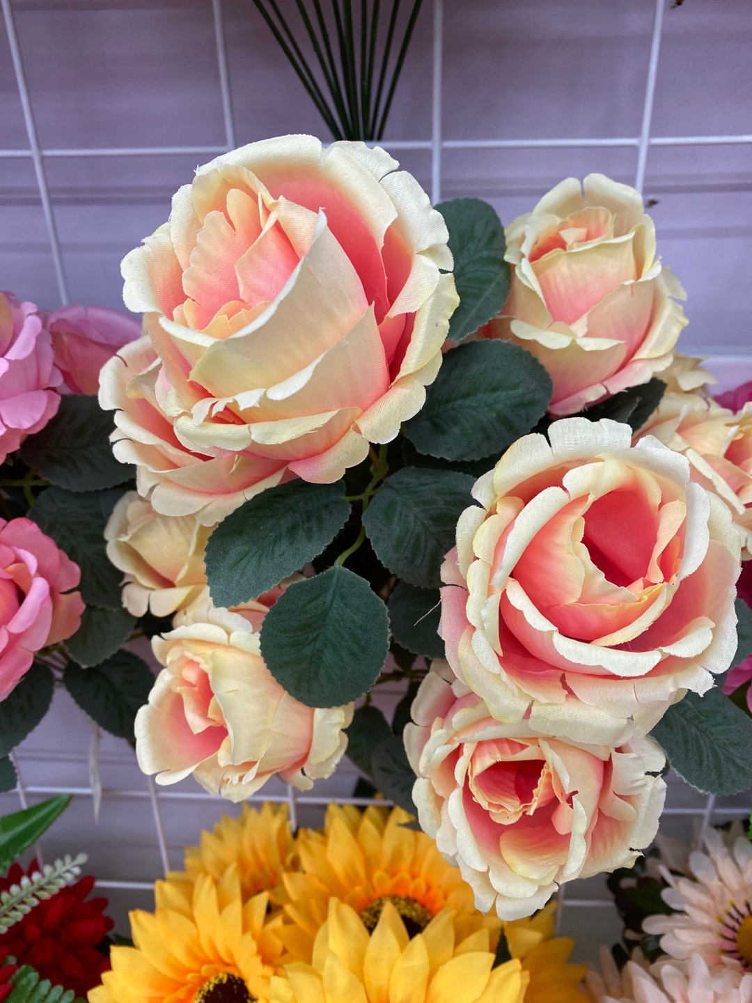 Factory direct sales: Nine-headed rose fabric available in multiple colors