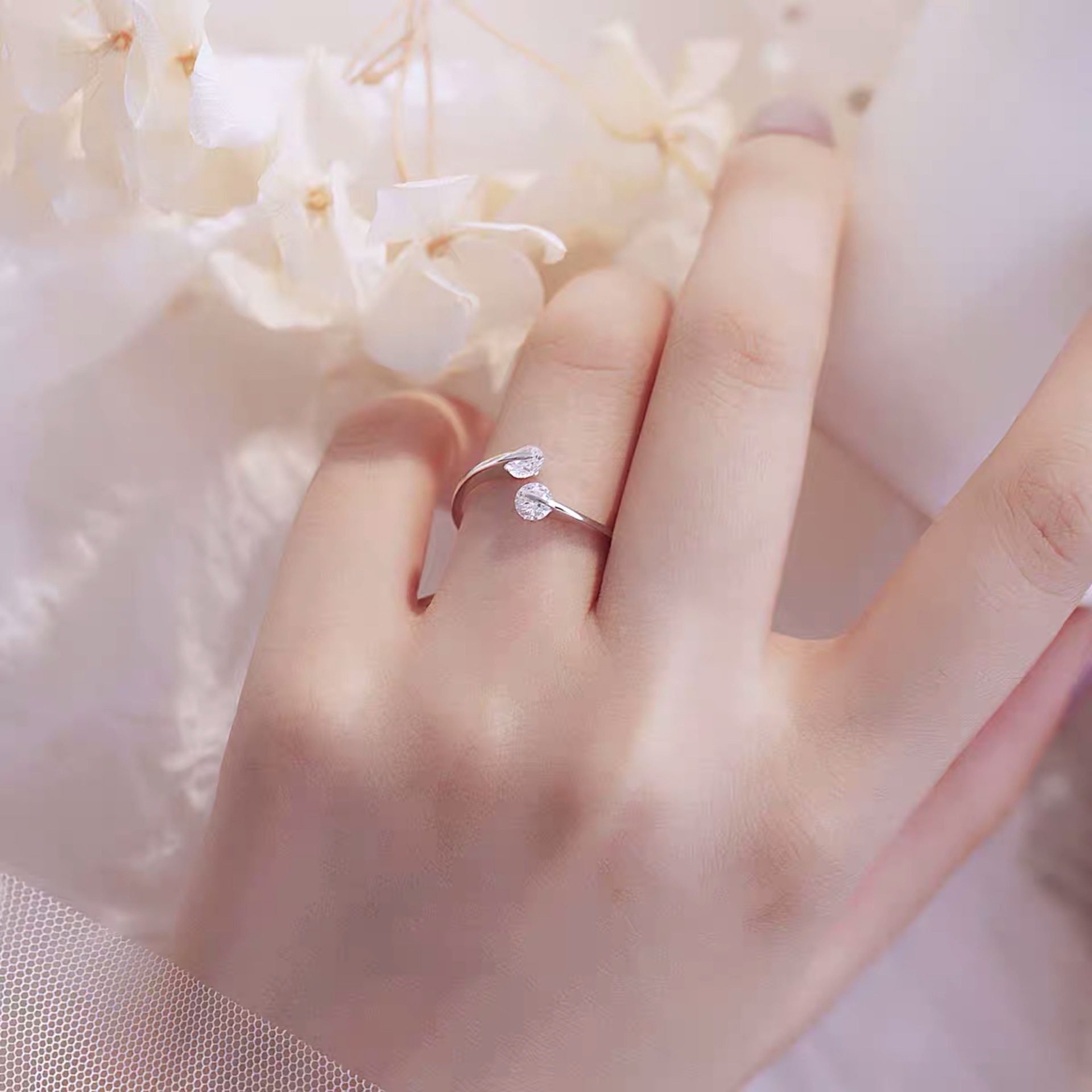 Aliexpress cross-border bestseller Zircon women's Open ring, simple and creative jewelry from Europe and America, direct sales from the manufacturer details Picture