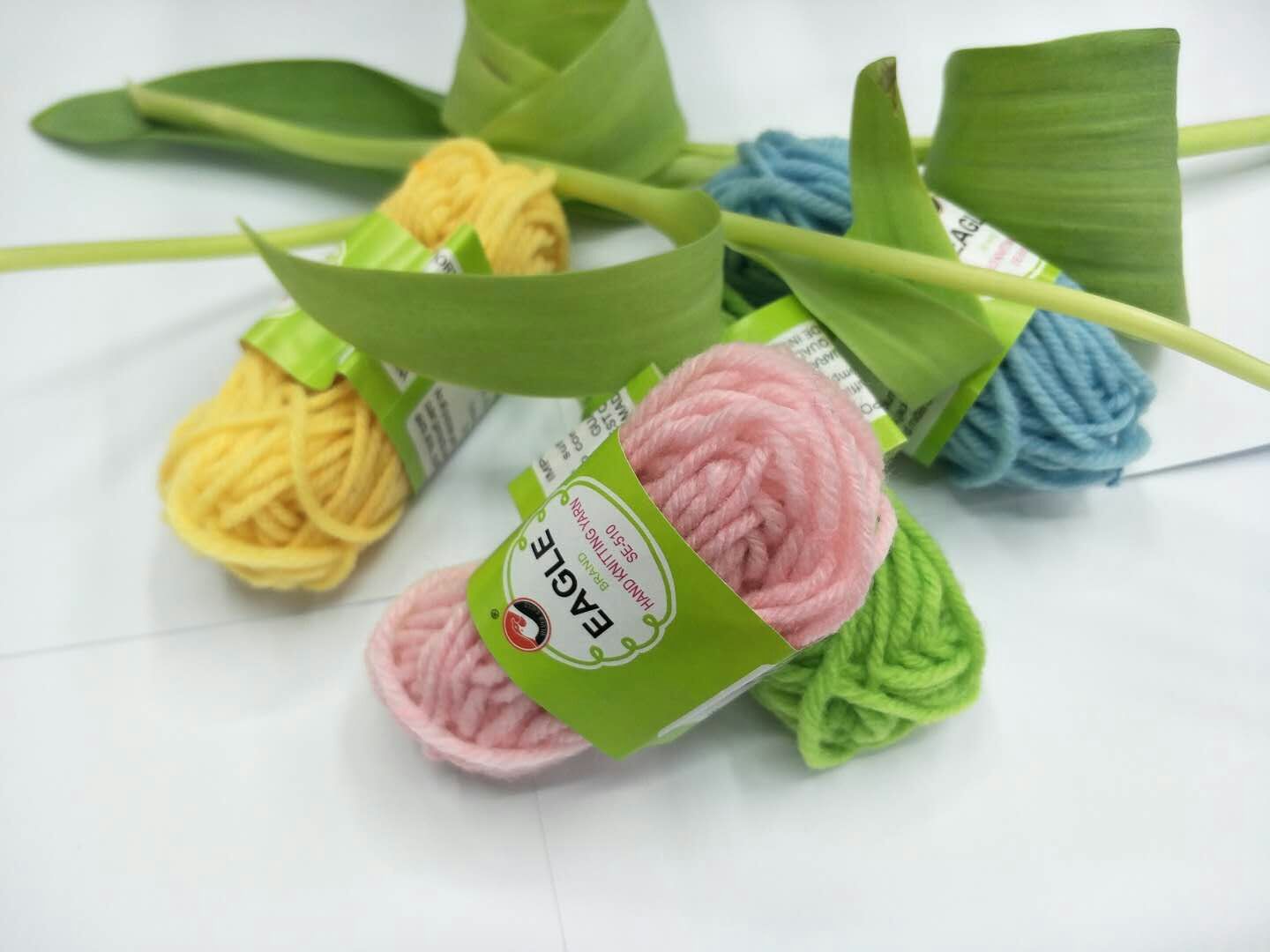 Factory direct sales of acrylic wool, medium and thick thread, DIY knitting, crocheting, slippers, seat cushions, cross-stitch, polyester baby thread Specification image