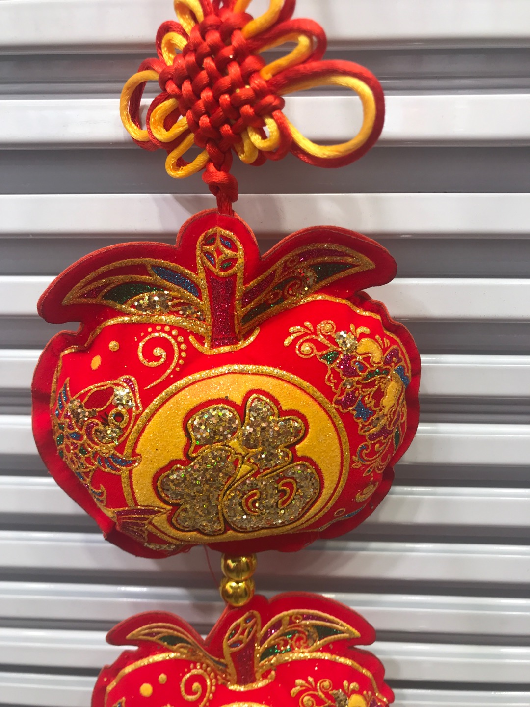 2021 nuevo venta directa de fábrica al por mayor explosiva estilo lentejuelas manzana impresión cinco cabezas colgante cordón decoración del hogar artículos de celebración details Picture