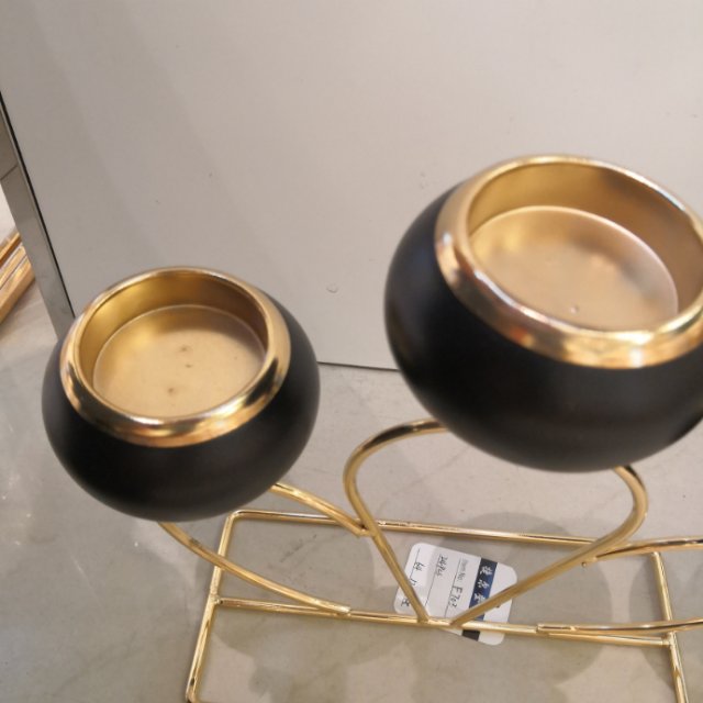 Exquisite three-seat retro candlestick details Picture