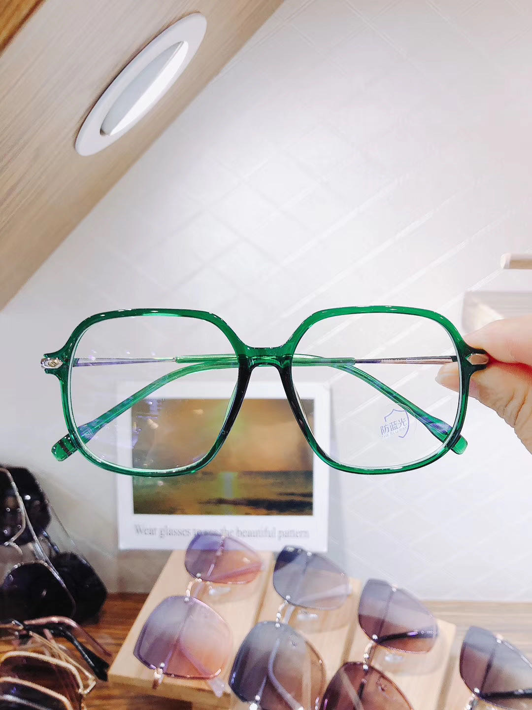 Bare-faced, thick-rimmed, oversized white transparent glasses frame, anti-blue light and eye-protecting black matte green frame for women with round faces Specification image