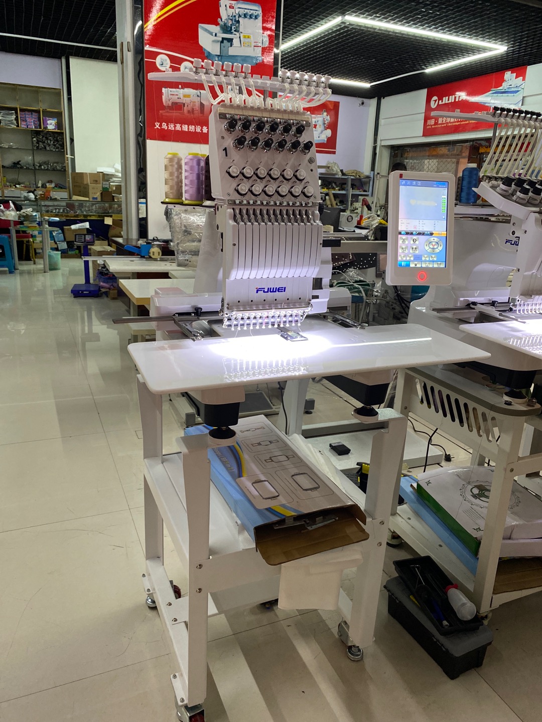 Single-head computerized fully automatic embroidery machine A15H-B104H household textile machinery and accessories details Picture