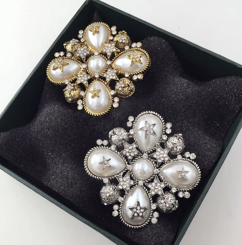 Manufacturers Direct Europe And The United States High Quality Anti-Slip Card Small Brooch Mini Alloy Diamond-Drill Pin Corsage Female