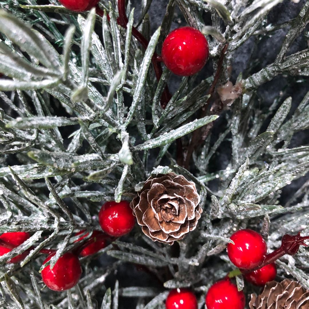 Christmas simulation pinecone and pine furniture display decorations Specification image