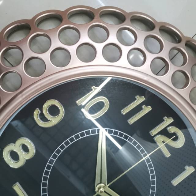 Clock, living room, wall clock, creative bedroom, Nordic and American style clock, wall watch, silent, personalized decoration, Internet celebrity bestseller details Picture