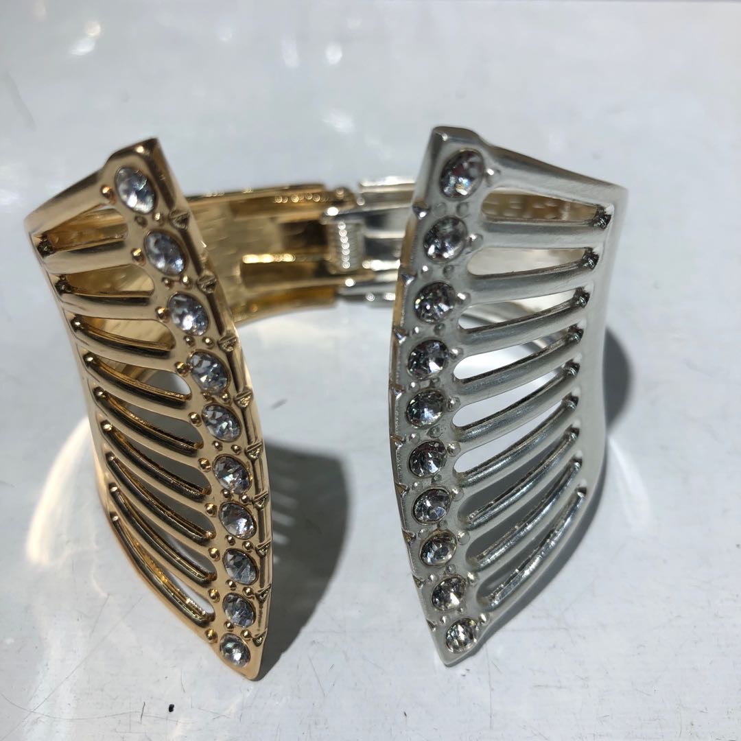 带钻闪亮欧美爆款双色弹簧工艺精美手镯