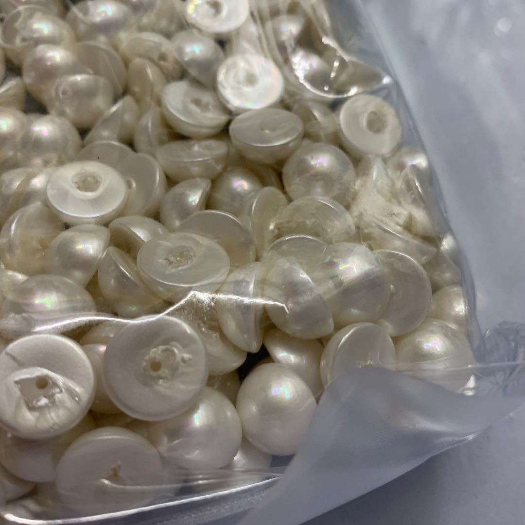 白色纽扣配件饰品小纽扣细节图