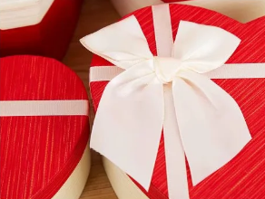 新款心形蝴蝶结礼品盒时尚礼盒精致情人节包装细节图