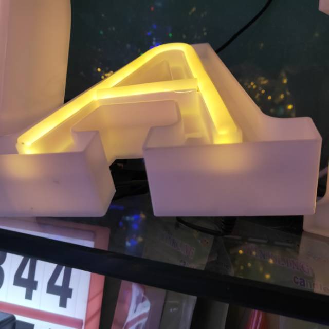 创意字母塑料小夜灯可充电卧室床头睡眠护眼拍拍感应台灯