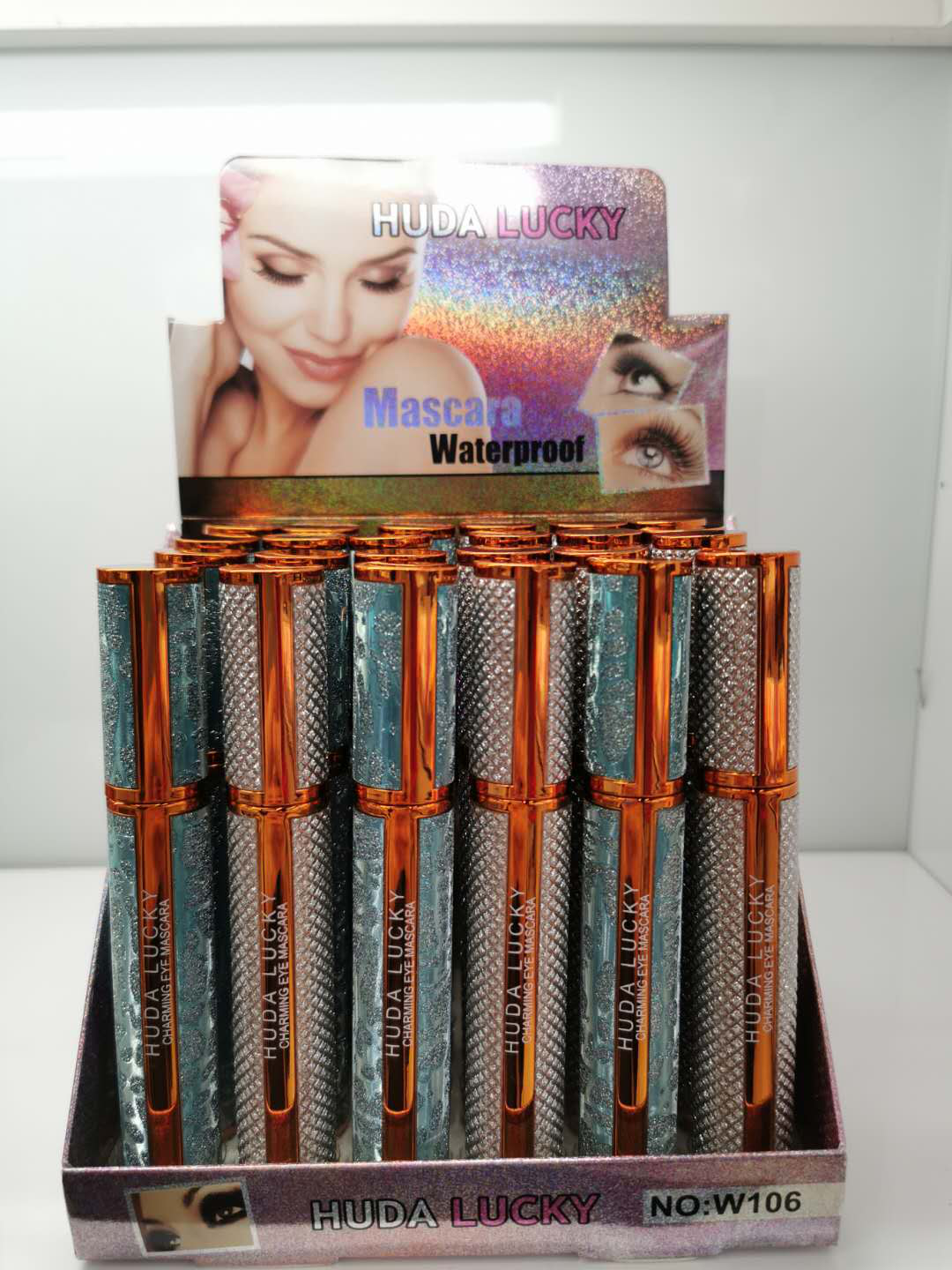 HUDA LUCKY睫毛膏1