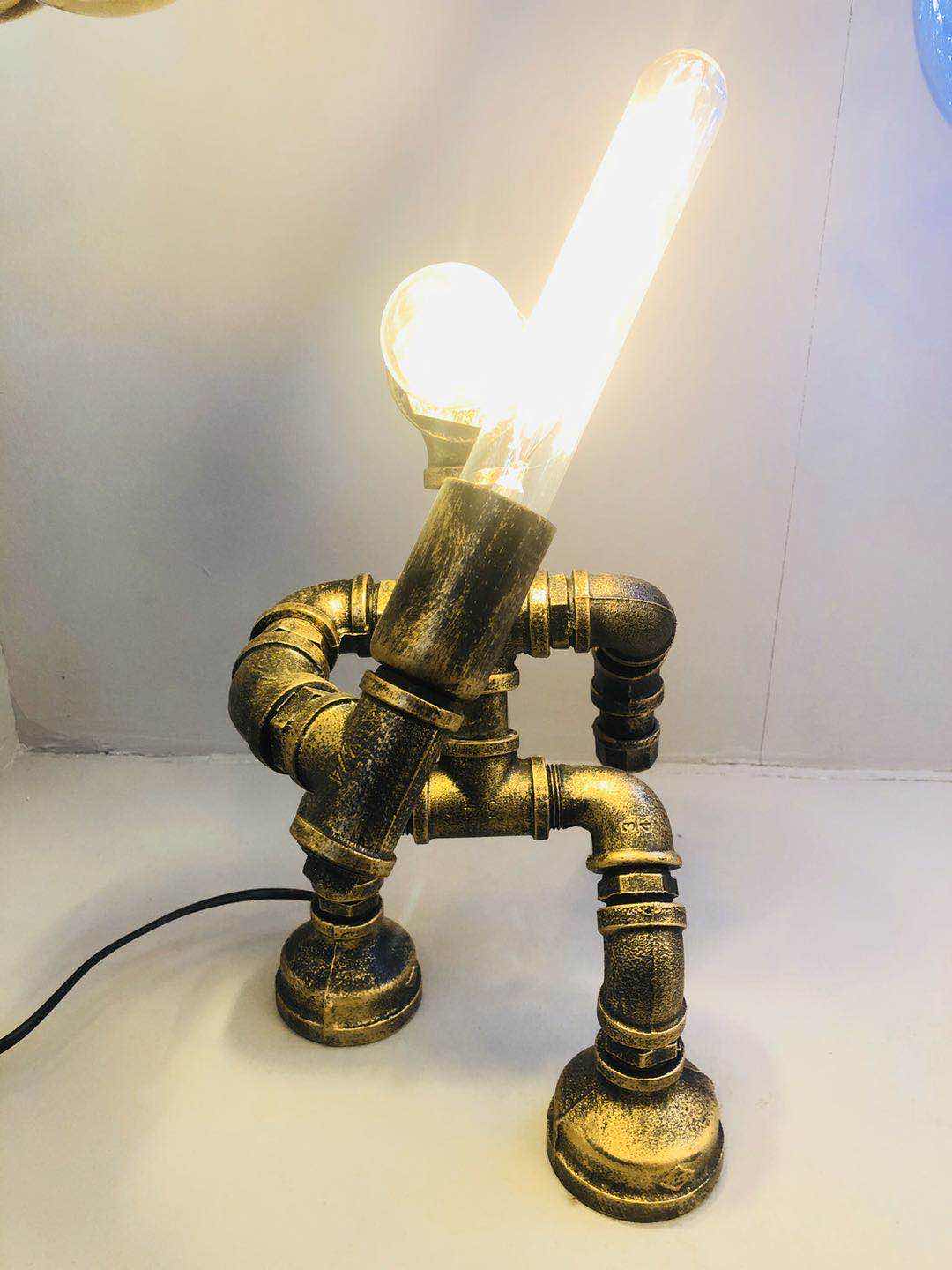 Industrial-style table lamp, personalized and creative decoration, coffee shop and bar table lamp, led retro and creative robot water pipe table lamp