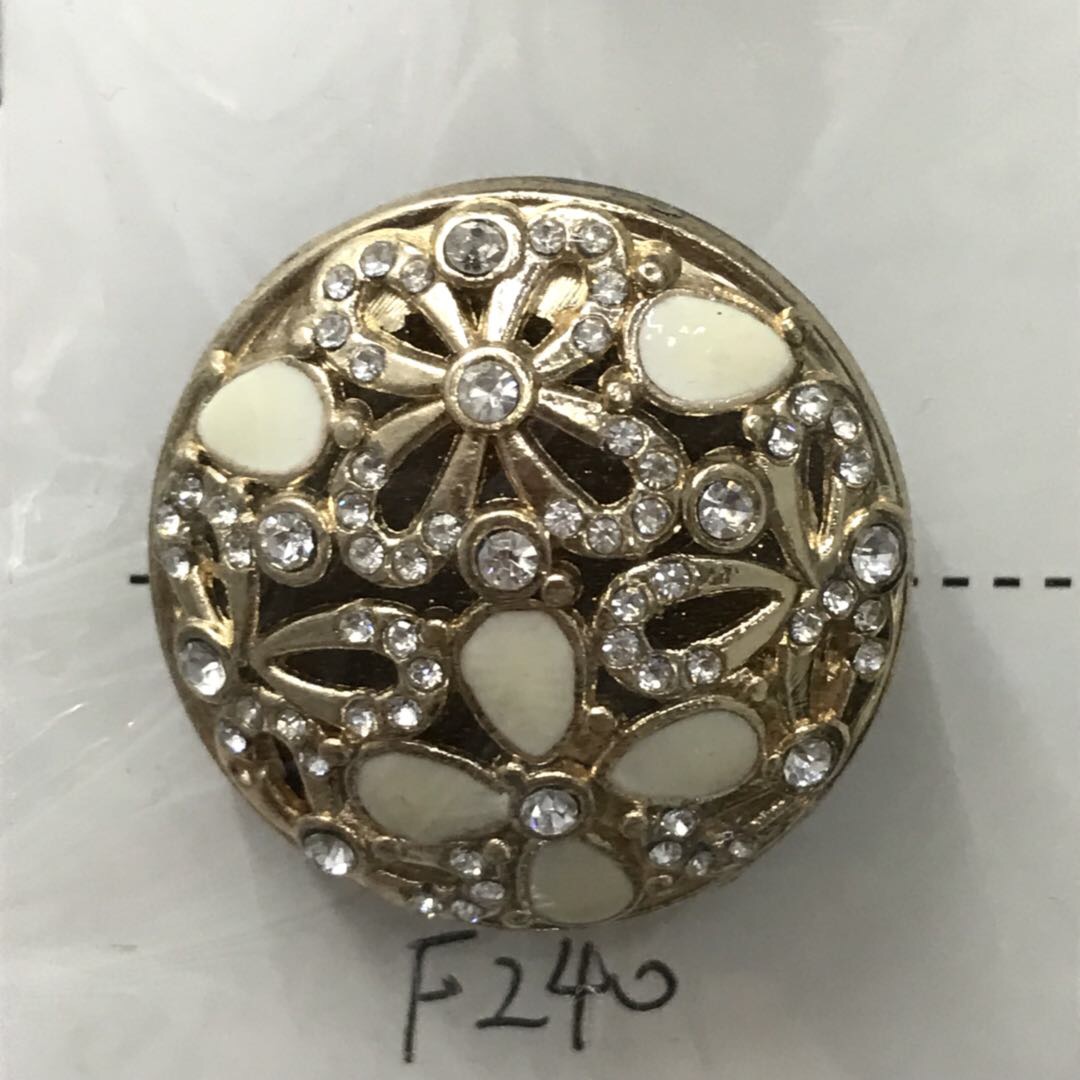Round Gold Alloy Hollow Button Large Three-Dimensional With Drill Decorative Buckle