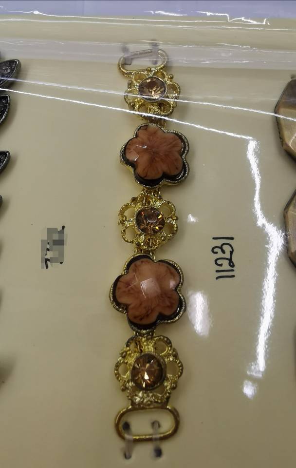 11231# Gold Alloy Small Flower Resin Flower Decoration Buckle Alloy Buckle Shoe Buckle Hat Buckle Clothing Accessories details Picture