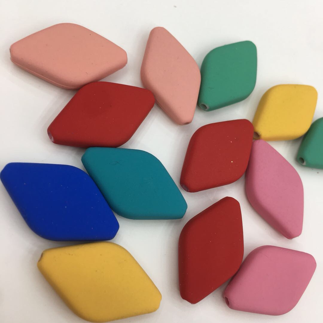 厂家直销亚克力橡皮效果多色菱形配件产品图