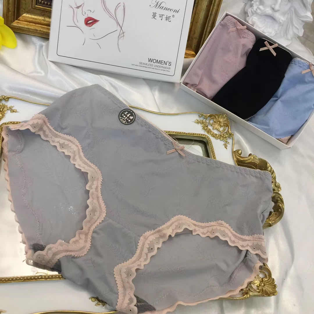 Mankone women's underwear: simple solid color lace, comfortable, breathable and antibacterial triangle pants