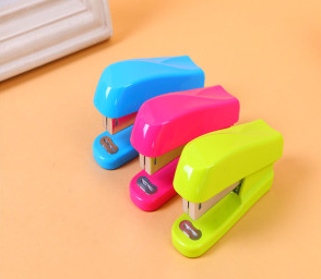 Stapler student with small portable cute girl heart grip style thumbnail